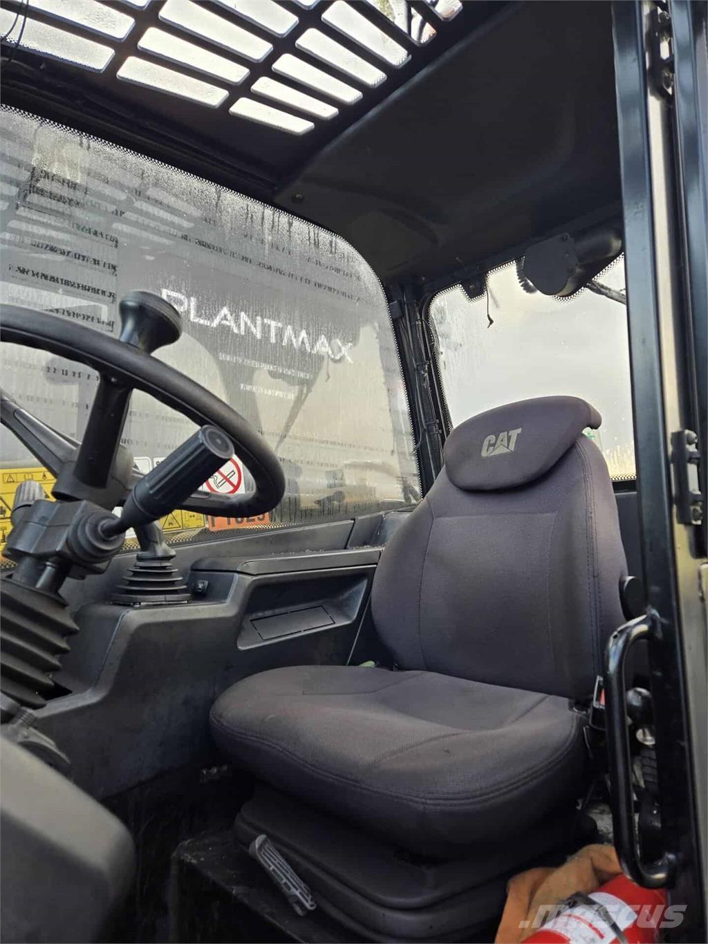 CAT TH417 텔러 핸들러