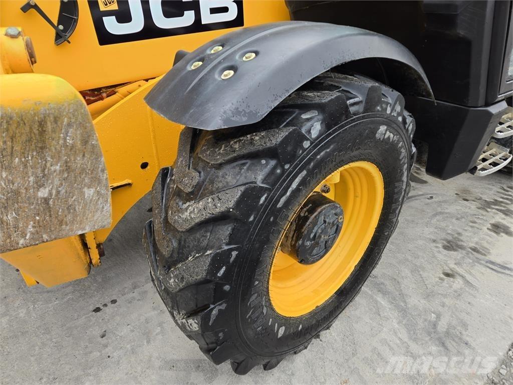 JCB 535-140 텔러 핸들러