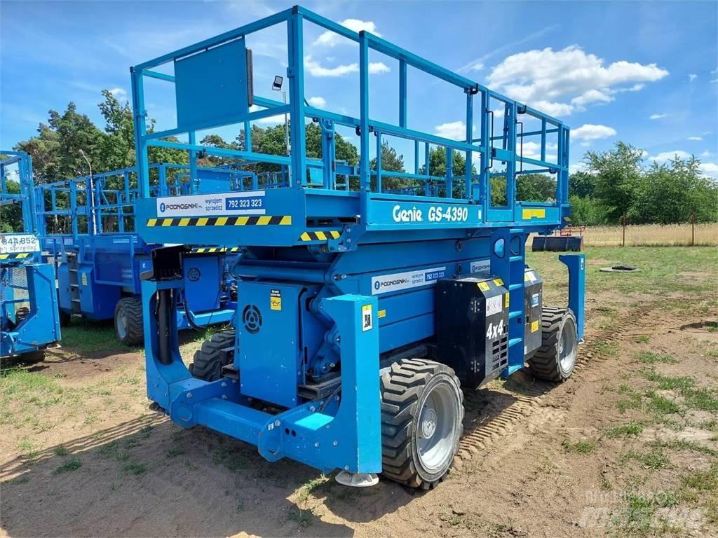 Genie GS-4390 RT 가위형 리프트
