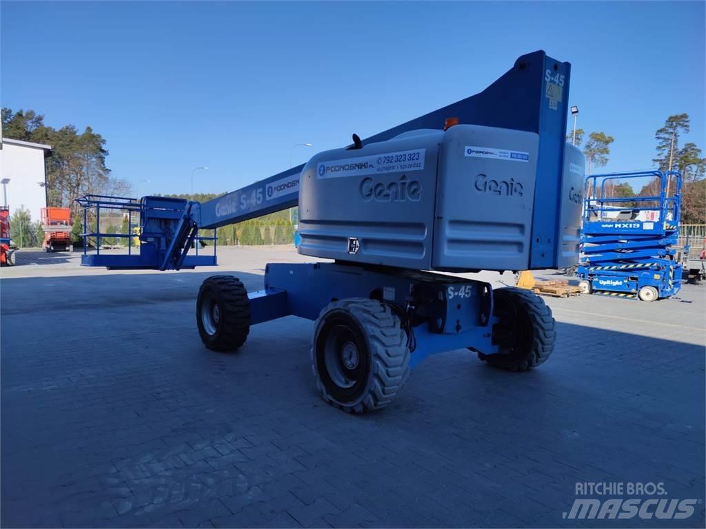 Genie S-45 견인식 전동이동 리프트