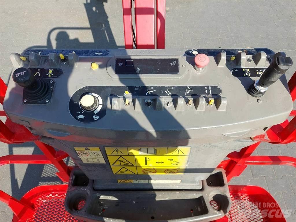 JLG M450AJ 관절형 전동이동 리프트