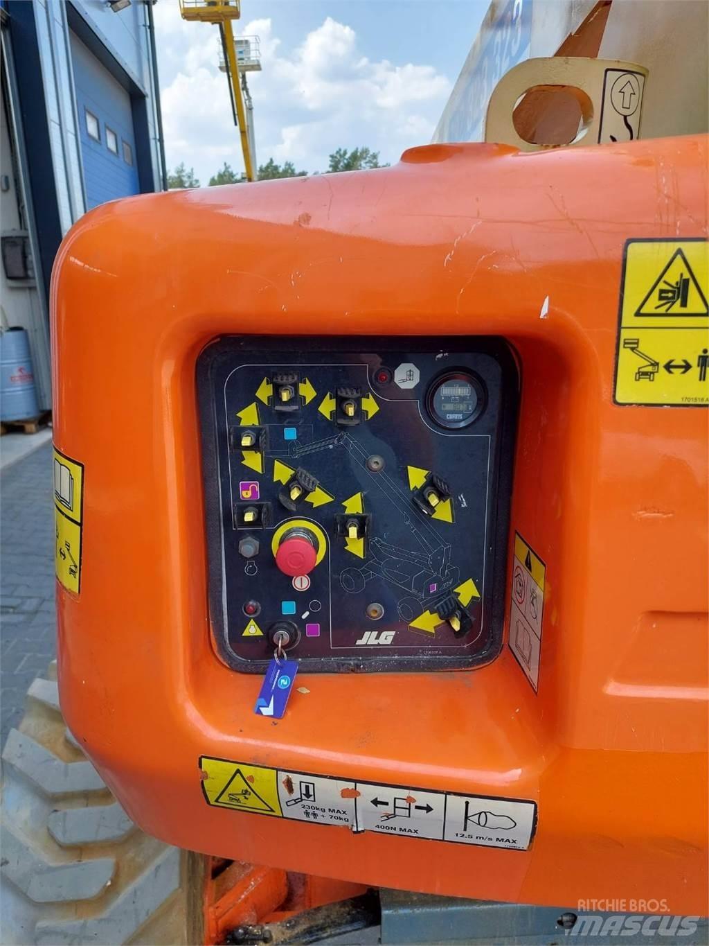 JLG M600JP 관절형 전동이동 리프트