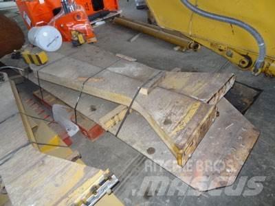 CAT 740 Tailgate 기타 부품  