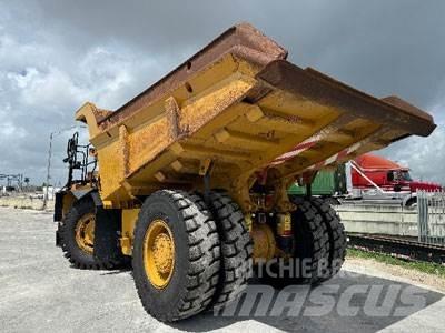 CAT 770G 초대형 덤프 트럭