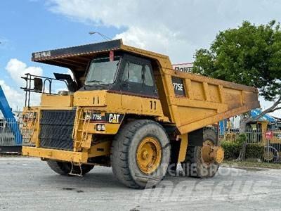 CAT 775E 초대형 덤프 트럭
