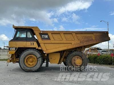CAT 775E 초대형 덤프 트럭