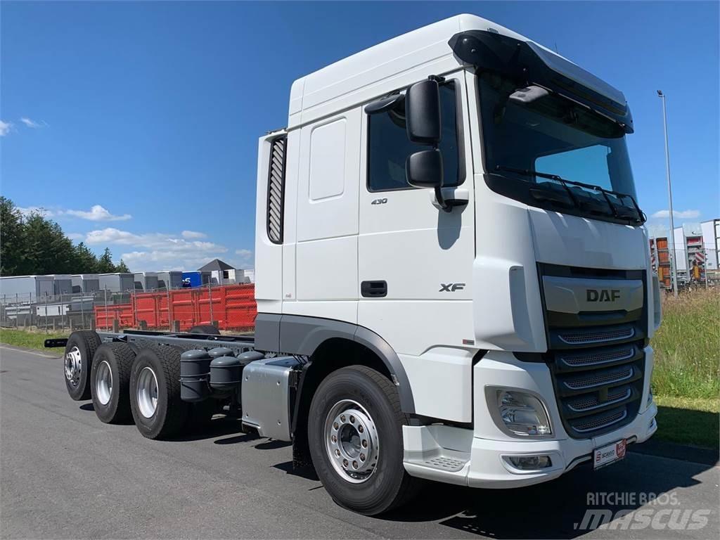DAF XF 430 8x4*4 새시 운전실 트럭