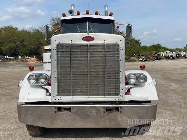 Peterbilt 359 회수 차량