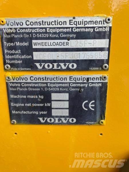 Volvo L 25 F  휠로우더