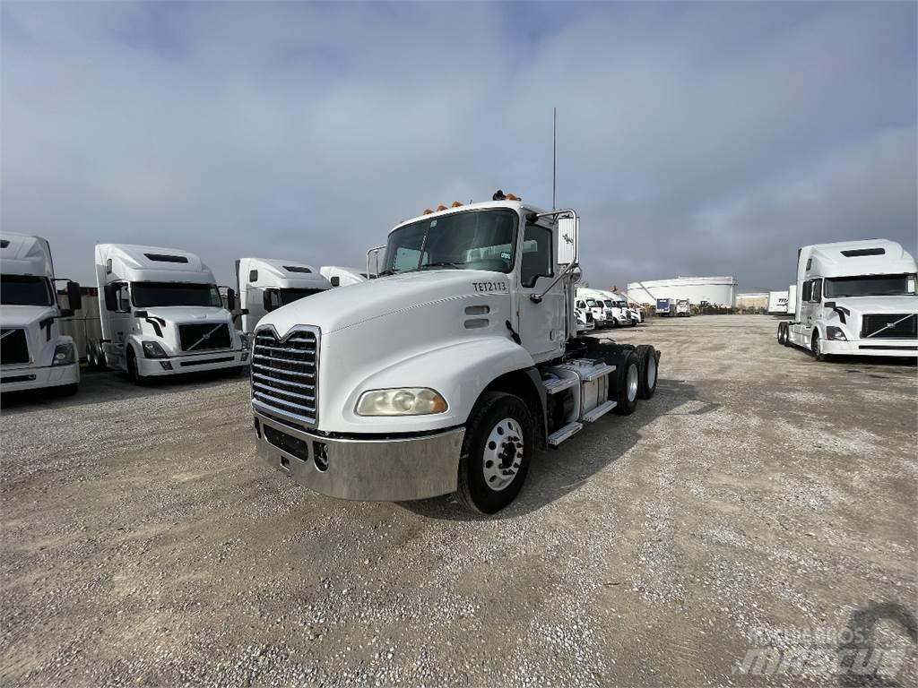 Mack CXU613 트랙터 유닛