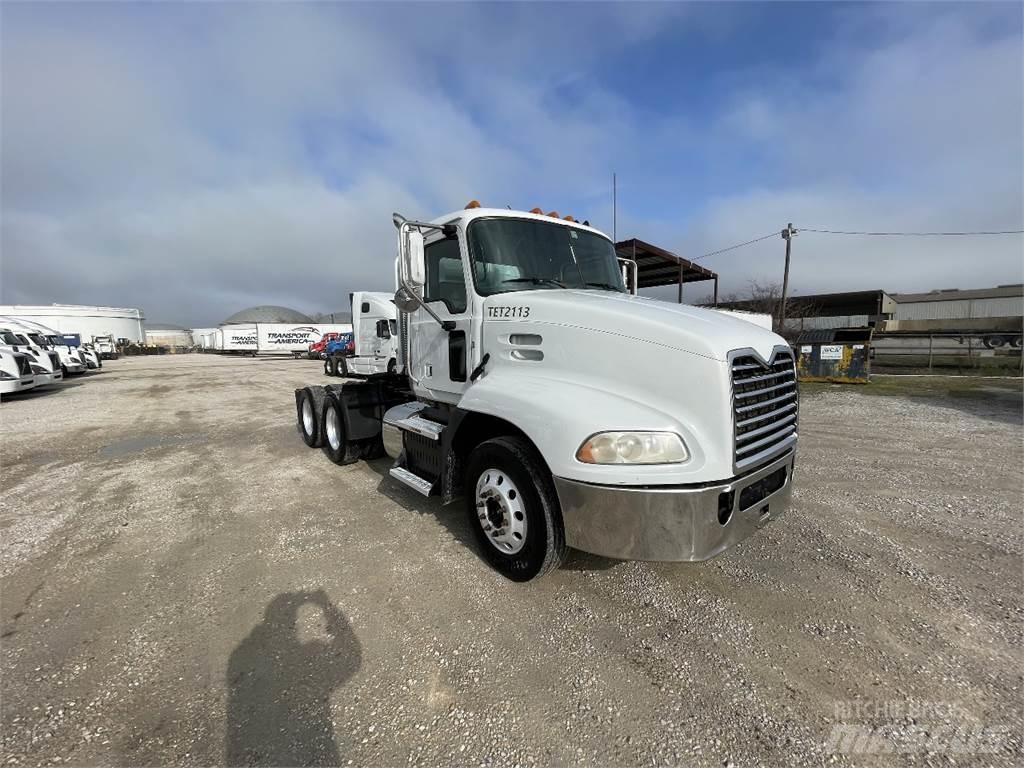 Mack CXU613 트랙터 유닛