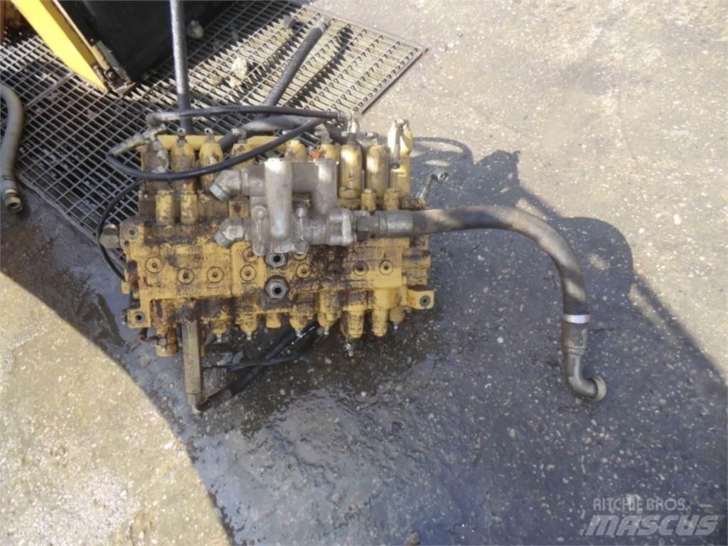 CAT 231D 트랙, 체인 및 언더캐리지