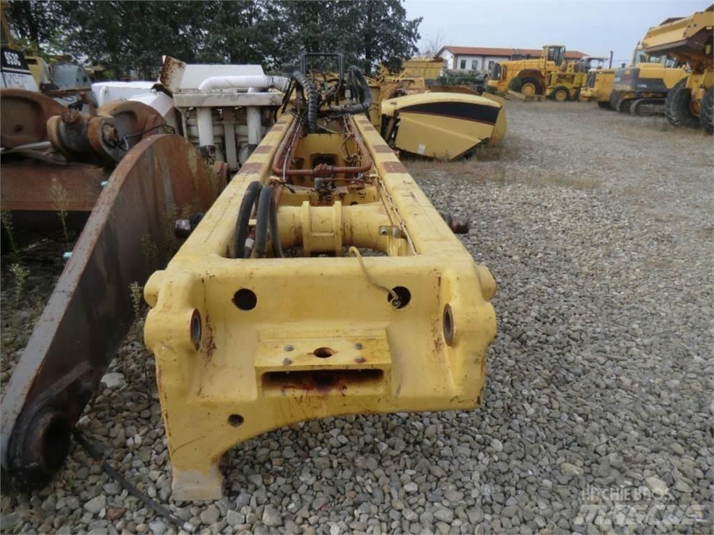 CAT 735 섀시 및 서스펜션