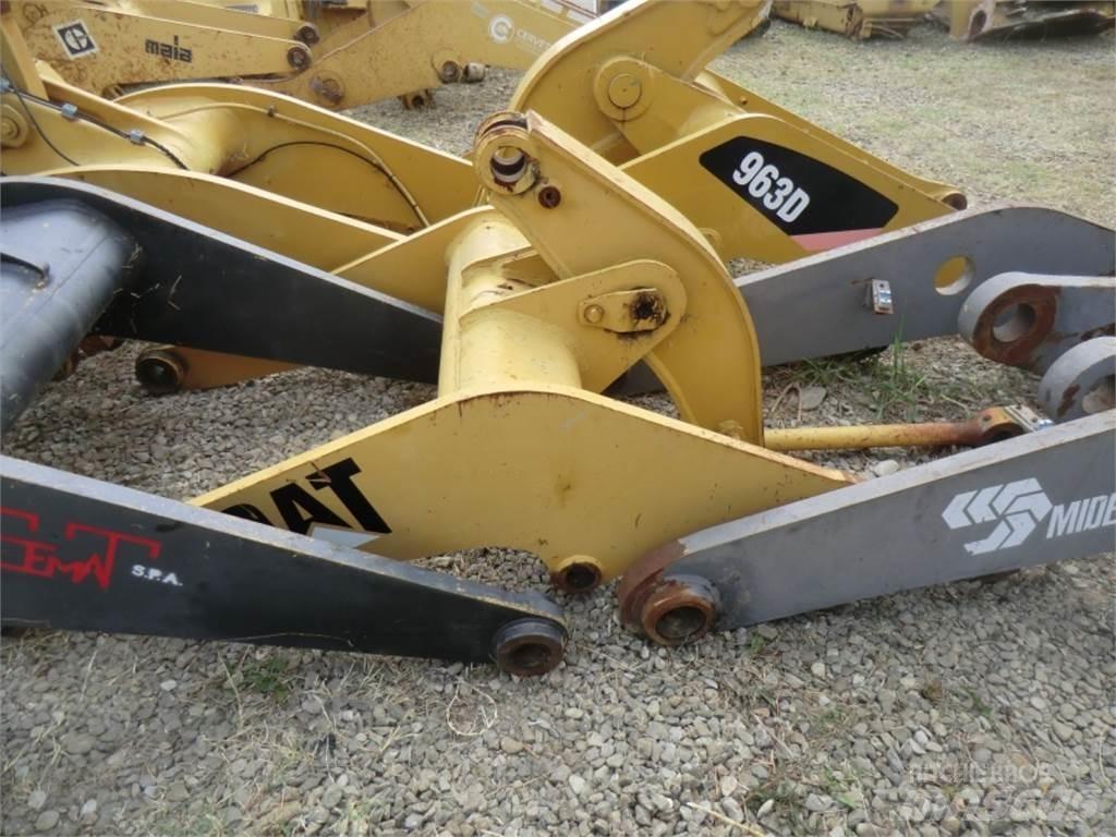 CAT 943 섀시 및 서스펜션