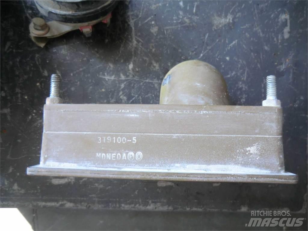 CAT 953 섀시 및 서스펜션