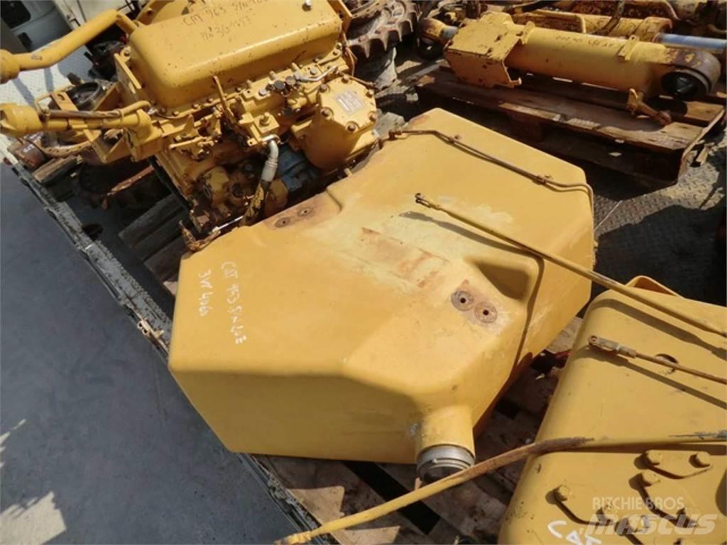 CAT 953 섀시 및 서스펜션