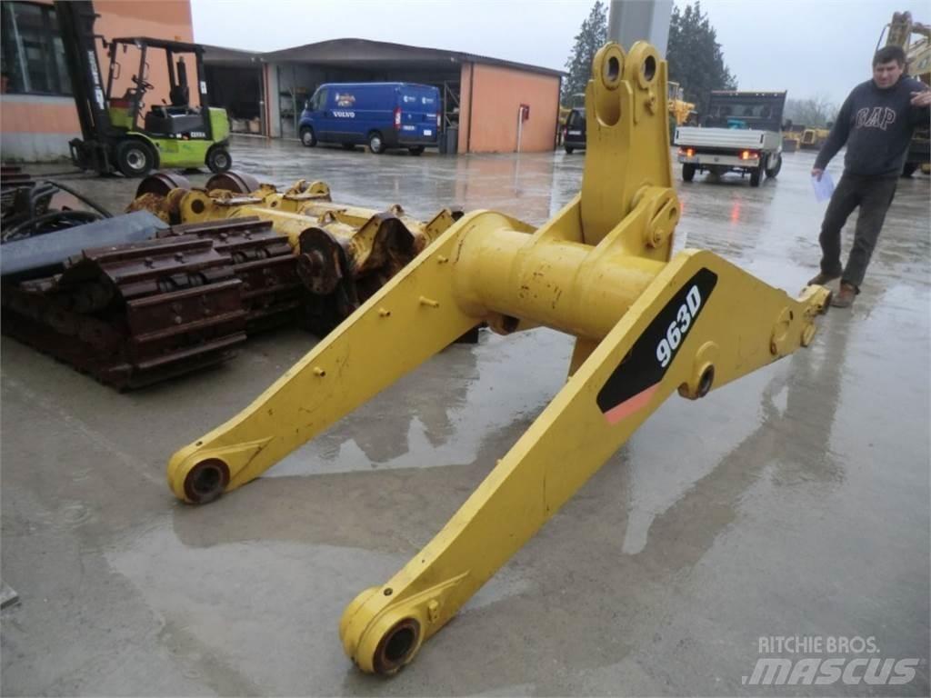 CAT 963D 섀시 및 서스펜션