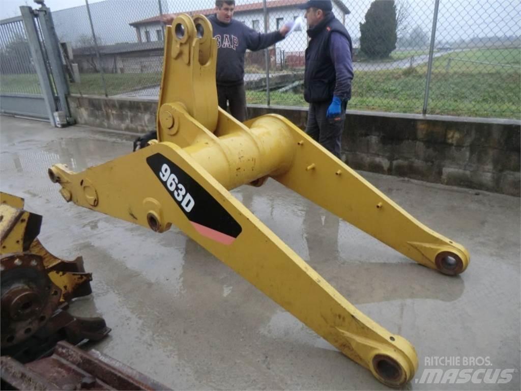 CAT 963D 섀시 및 서스펜션