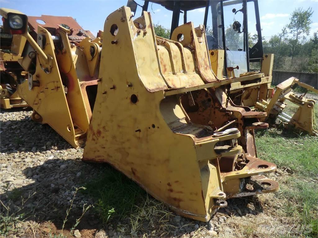 CAT 963D 섀시 및 서스펜션