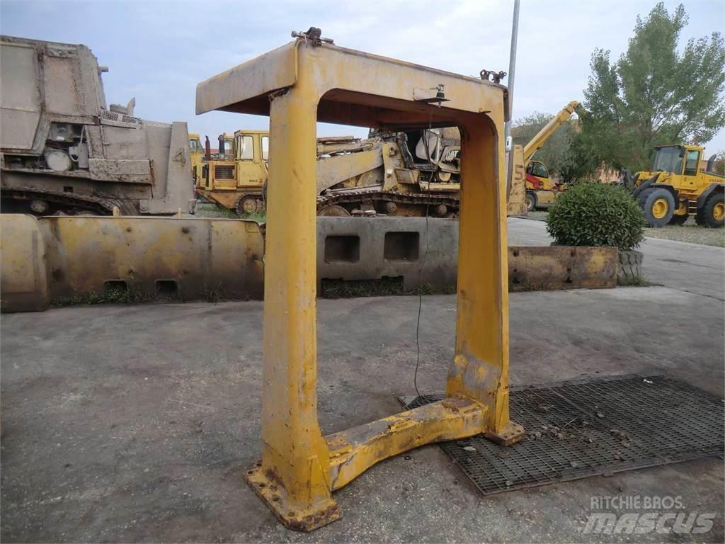 CAT 988B 섀시 및 서스펜션