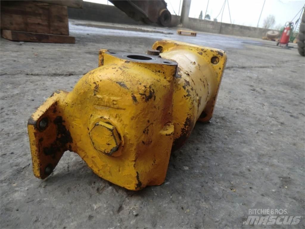 CAT D333 엔진