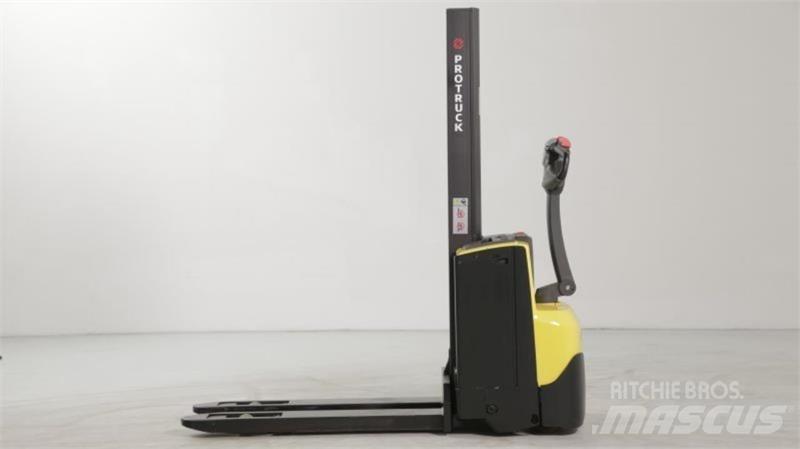 BT SWE080L 보행식 리치 지게차