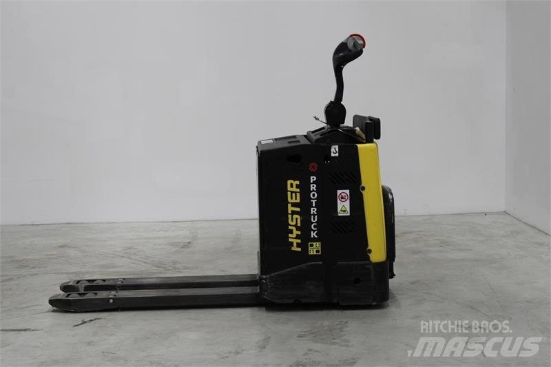 Hyster P2.0S 로우 리프터(승강대 포함)