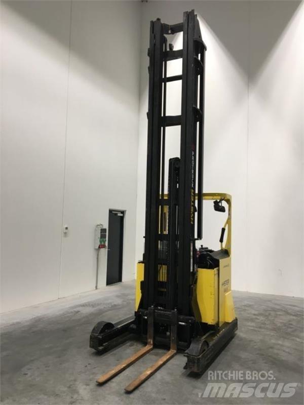 Hyster R2.0W 리치 트럭