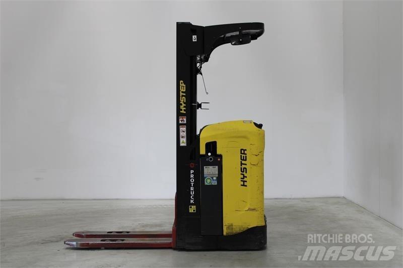 Hyster RS1.6 보행식 리치 지게차