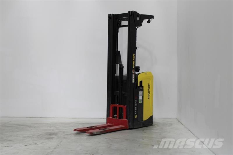 Hyster RS1.6 보행식 리치 지게차