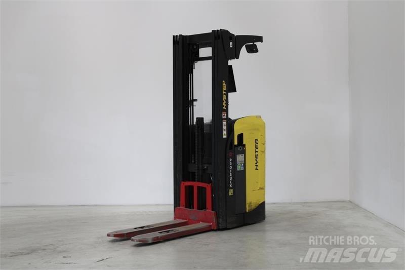 Hyster RS1.6 보행식 리치 지게차
