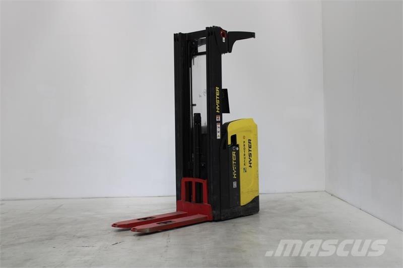 Hyster RS1.6 보행식 리치 지게차