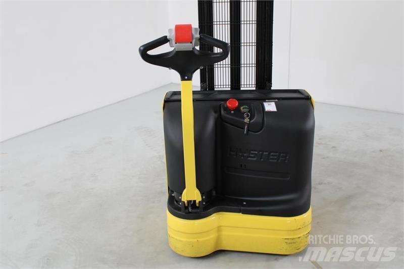 Hyster S1.0E 보행식 리치 지게차