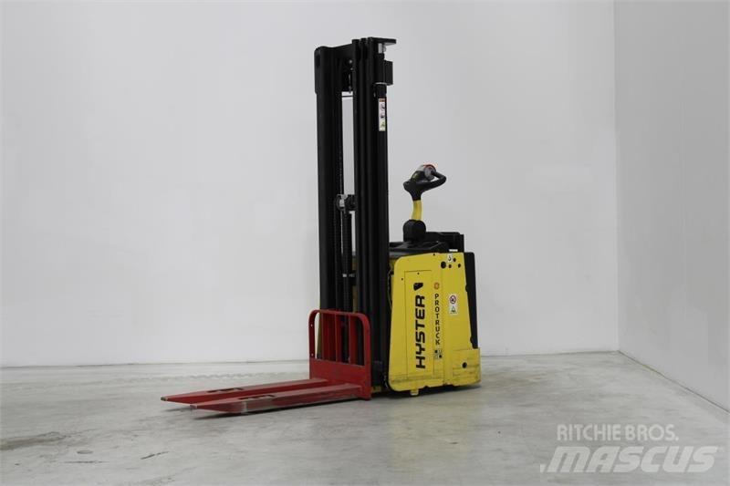 Hyster S1.5S 보행식 리치 지게차