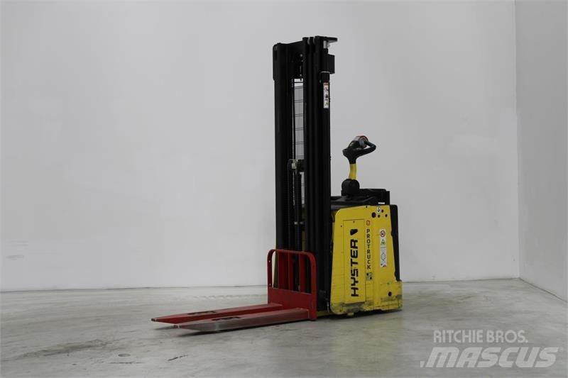 Hyster S1.5S 보행식 리치 지게차
