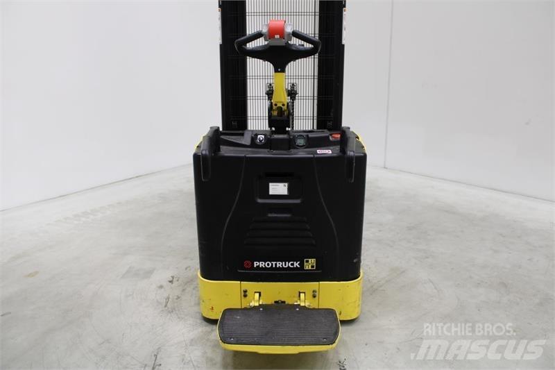 Hyster S1.5S 보행식 리치 지게차