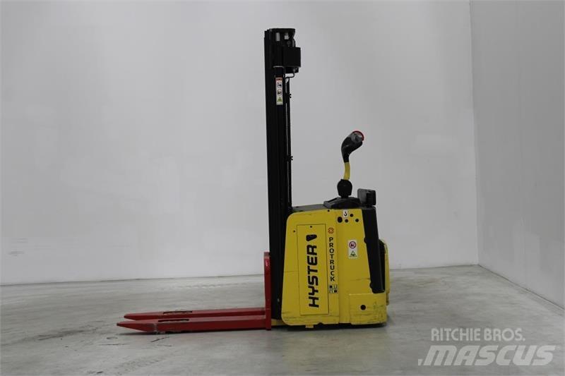 Hyster S1.5S 보행식 리치 지게차