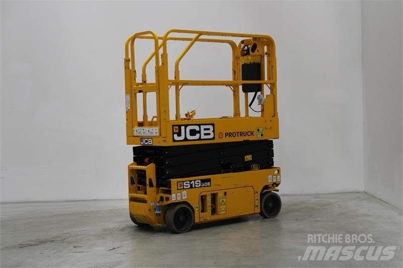 JCB S1930E 가위형 리프트