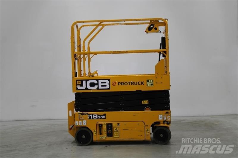 JCB S1930E 가위형 리프트