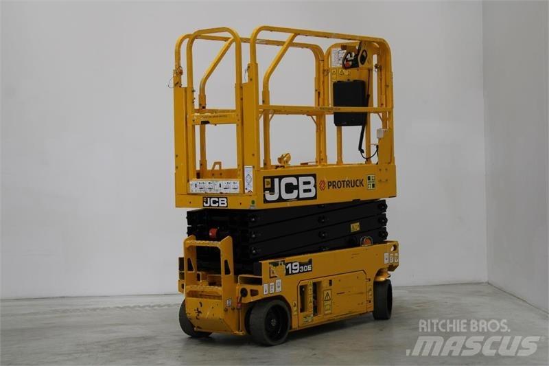 JCB S1930E 가위형 리프트