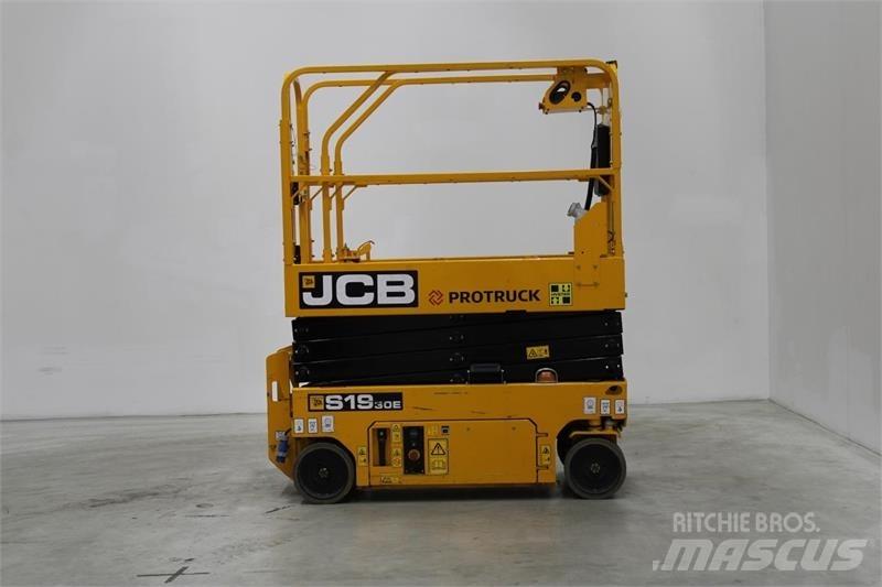 JCB S1930E 가위형 리프트