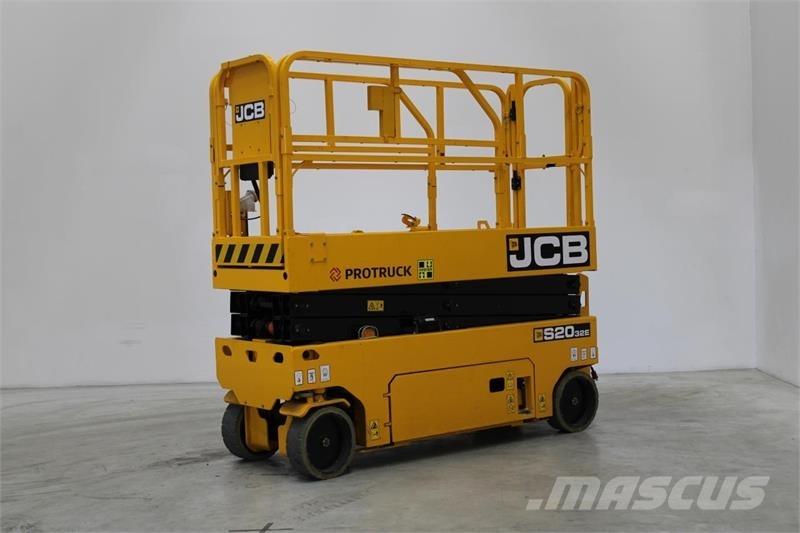 JCB S2032E 가위형 리프트