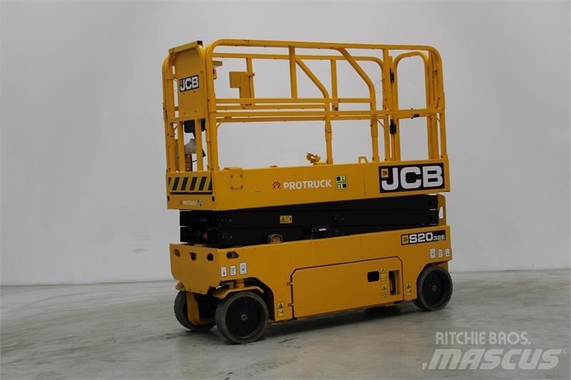 JCB S2032E 가위형 리프트