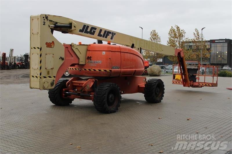 JLG 800AJ 관절형 전동이동 리프트