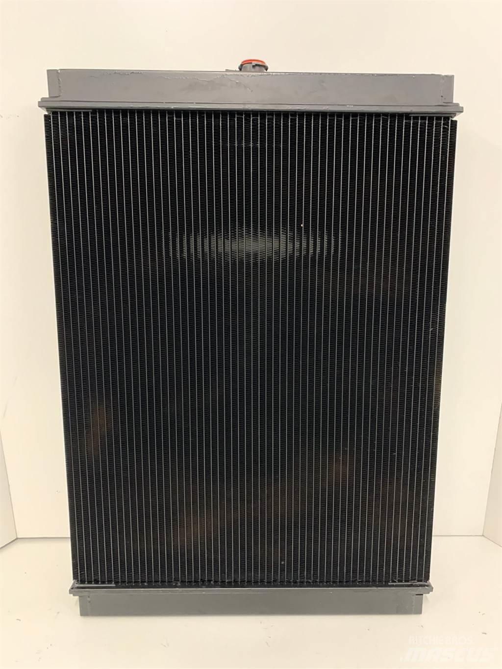 CAT 325 라디에이터