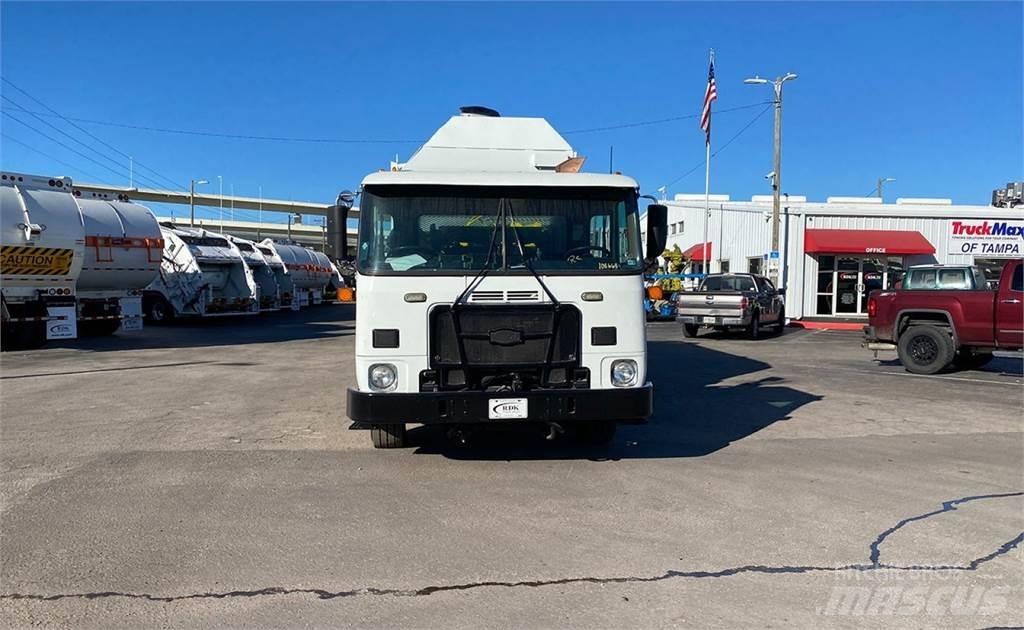 Autocar ACX64 폐기물 수거 트럭