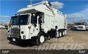 Autocar ACX64 폐기물 수거 트럭