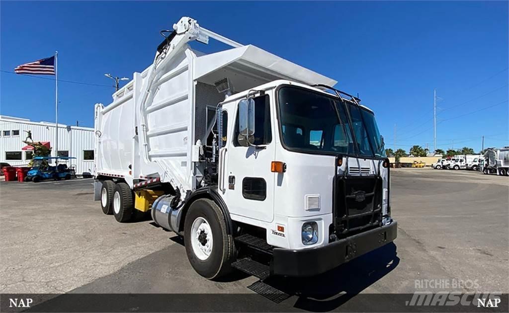 Autocar ACX64 폐기물 수거 트럭