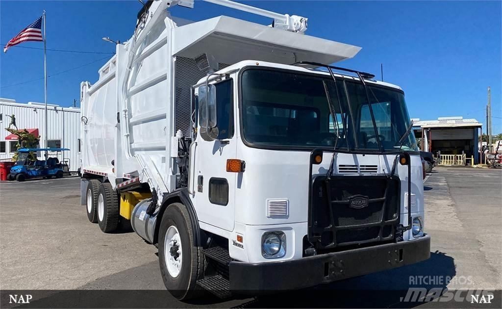 Autocar ACX64 폐기물 수거 트럭