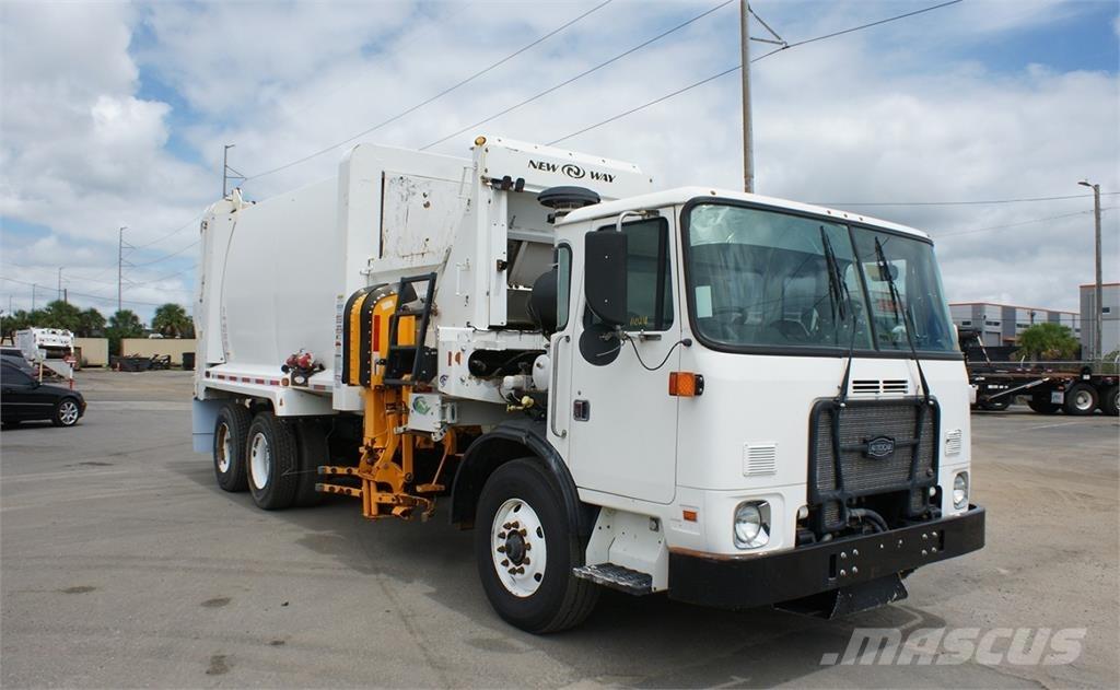 Autocar ACX64 폐기물 수거 트럭